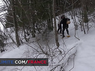 Французский Mountain excursion turns into anal sex